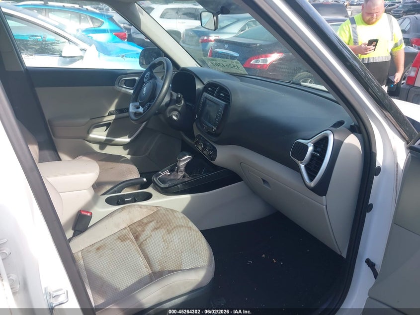 2020 Kia Soul VIN KNDJ23AU2L7067258 IAAI salvage auction — SIDE, Salvage (Georgia), sold $2,100 on 2026-07-28 (photo 5)