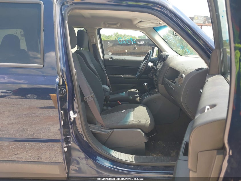 2017 Jeep VIN 1C4NJRFB1HD181551 IAAI salvage auction — HAIL, Salvage Title, sold $825 on 2026-08-03 (photo 5)