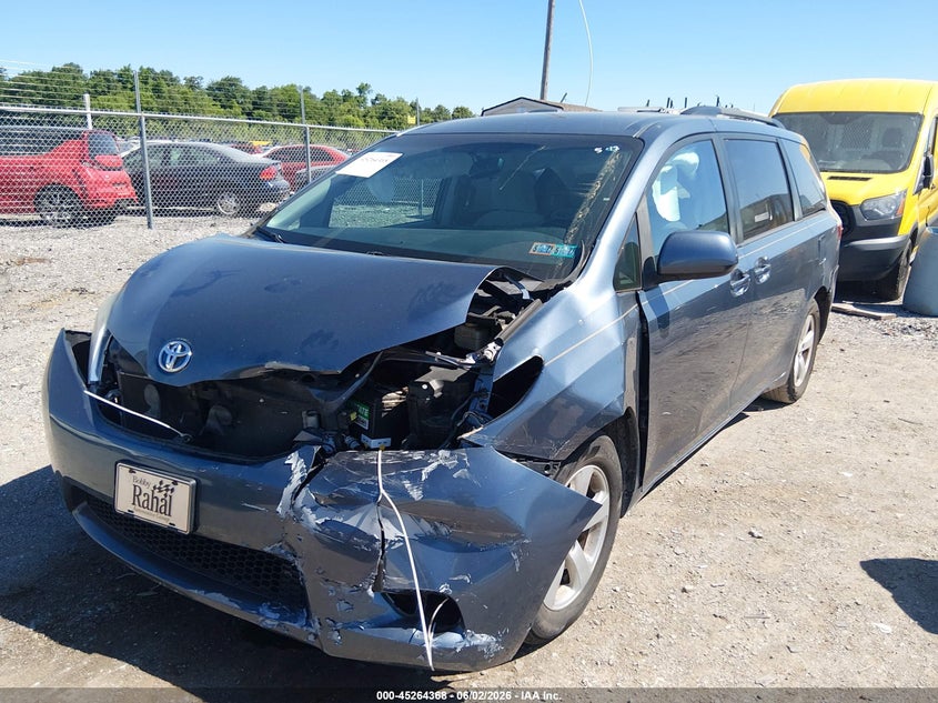 2017 Toyota Sienna VIN 5TDKZ3DC0HS882123 IAAI salvage auction — LEFT FRONT, Salvage Title, sold $3,850 on 2026-07-22 (photo 6)