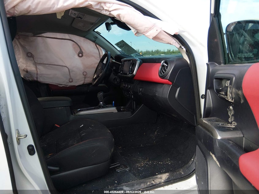 2020 Toyota Tacoma VIN 5TFAX5GNXLX165869 IAAI salvage auction — ROLLOVER, Salvage Title, sold $8,350 on 2026-07-09 (photo 5)