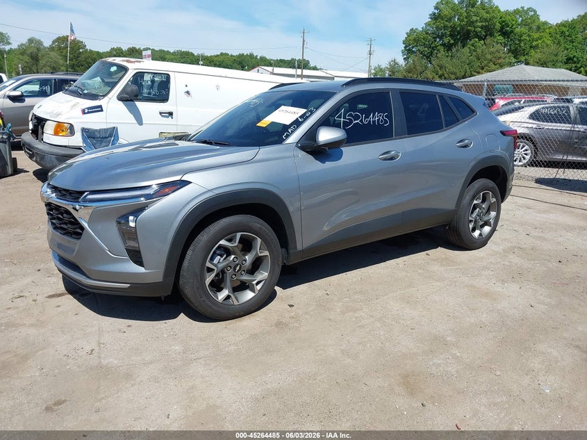 2025 Chevrolet Trax VIN KL77LHEPXSC317339 IAAI salvage auction — SIDE, Salvage Title, sold $5,300 on 2026-07-08 (photo 2)