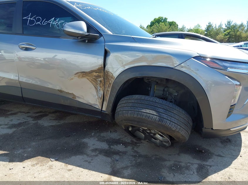 2025 Chevrolet Trax VIN KL77LHEPXSC317339 IAAI salvage auction — SIDE, Salvage Title, sold $5,300 on 2026-07-08 (photo 6)