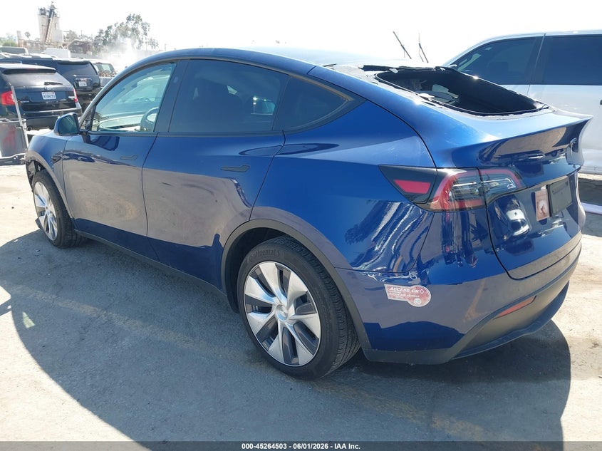 2024 Tesla Model y VIN 7SAYGDED2RF003579 IAAI salvage auction — FRONT END, Salvage Title, sold $9,600 on 2026-08-03 (photo 3)