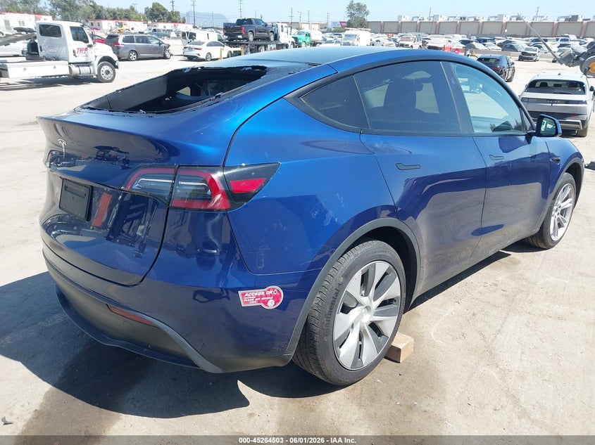 2024 Tesla Model y VIN 7SAYGDED2RF003579 IAAI salvage auction — FRONT END, Salvage Title, sold $9,600 on 2026-08-03 (photo 4)