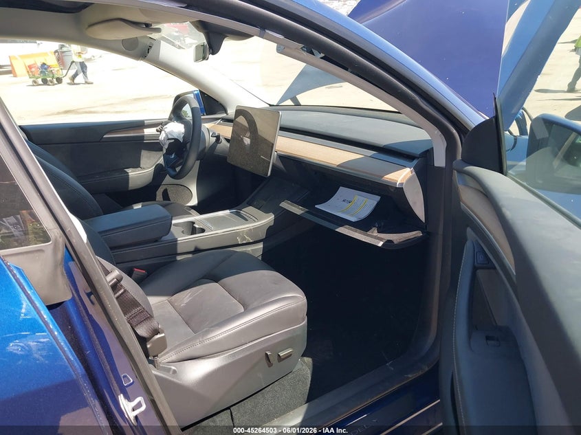 2024 Tesla Model y VIN 7SAYGDED2RF003579 IAAI salvage auction — FRONT END, Salvage Title, sold $9,600 on 2026-08-03 (photo 5)