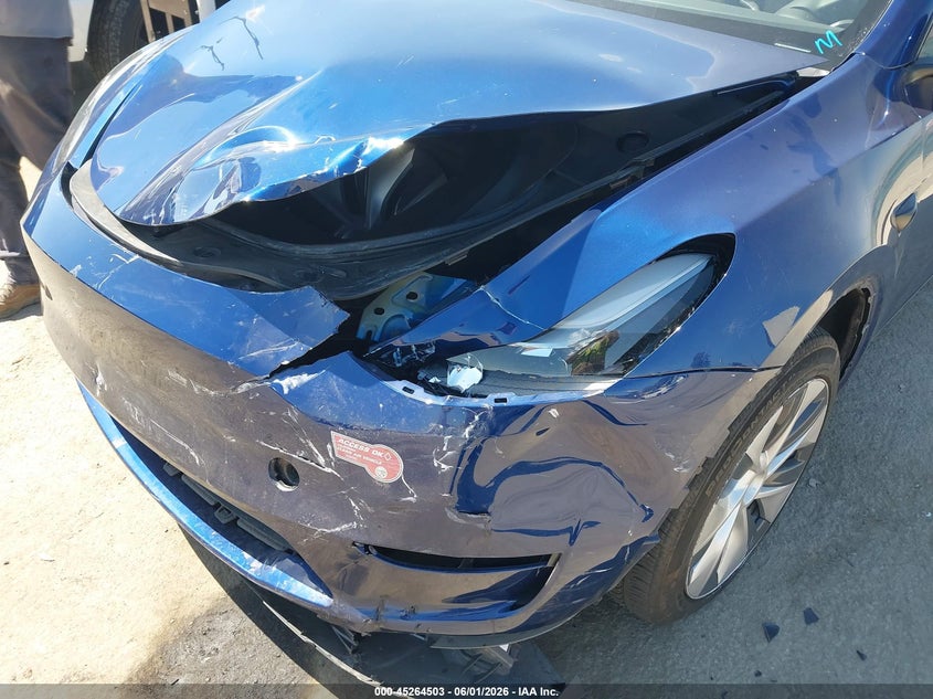 2024 Tesla Model y VIN 7SAYGDED2RF003579 IAAI salvage auction — FRONT END, Salvage Title, sold $9,600 on 2026-08-03 (photo 6)