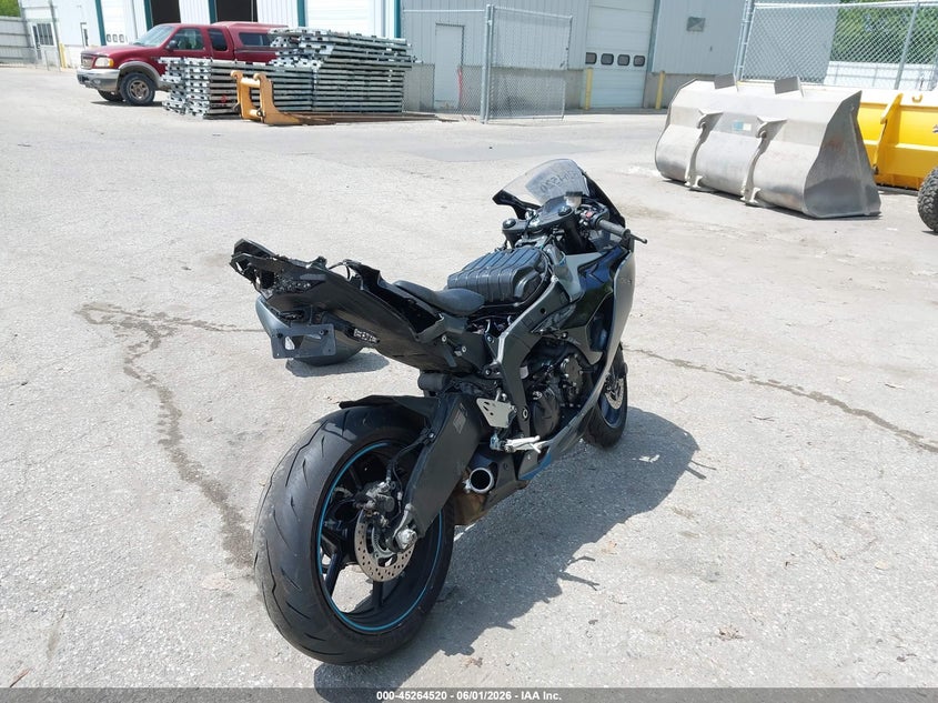 2025 Kawasaki VIN JKBZXJK1XSA010729 IAAI salvage auction — RIGHT FRONT, Scrap (Michigan), sold $2,650 on 2026-07-28 (photo 3)