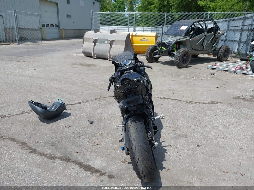 2025 Kawasaki VIN JKBZXJK1XSA010729 IAAI salvage auction — RIGHT FRONT, Scrap (Michigan), sold $2,650 on 2026-07-28 (photo 6)
