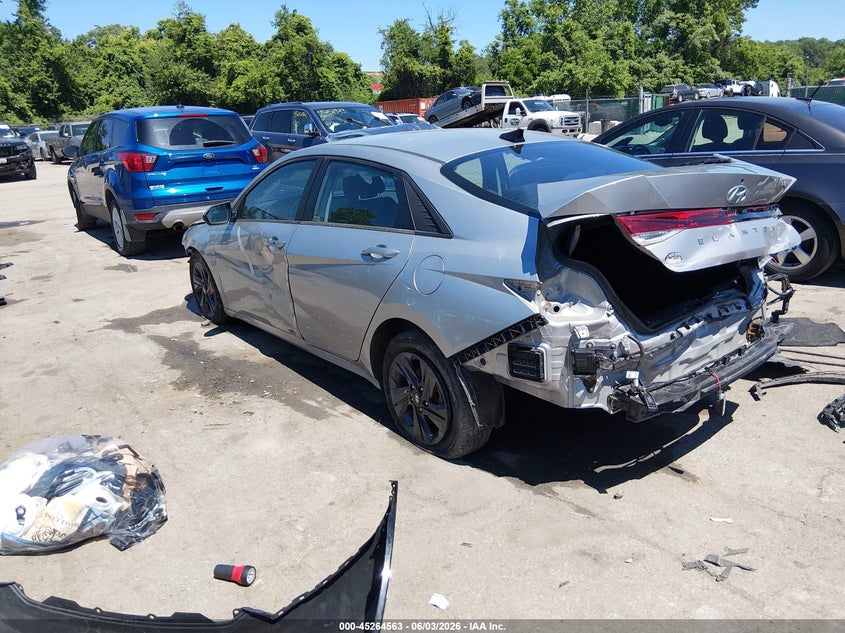 2021 Hyundai Elantra VIN 5NPLM4AG8MH017674 IAAI salvage auction — REAR END, Salvage (West Virginia), sold $1,250 on 2026-07-23 (photo 3)