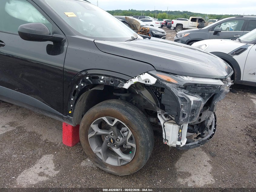 2025 Chevrolet Trax VIN KL77LHEP7SC146467 IAAI salvage auction — ROLLOVER, Salvage Title, sold $3,000 on 2026-07-14 (photo 6)