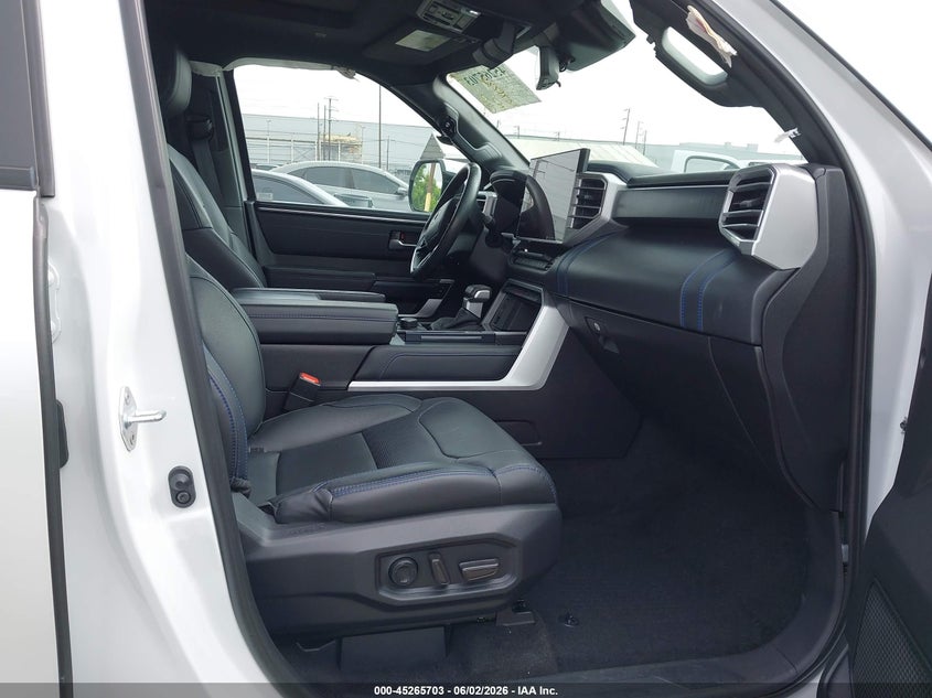 2024 Toyota Tundra VIN 5TFNA5DB5RX164179 IAAI salvage auction — SIDE, Salvage Title, sold $33,950 on 2026-07-20 (photo 5)