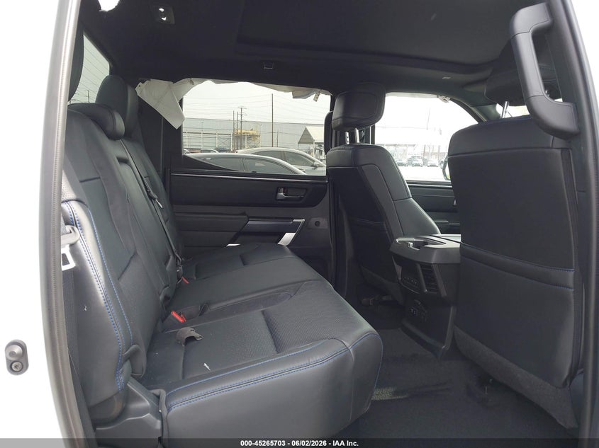 2024 Toyota Tundra VIN 5TFNA5DB5RX164179 IAAI salvage auction — SIDE, Salvage Title, sold $33,950 on 2026-07-20 (photo 8)