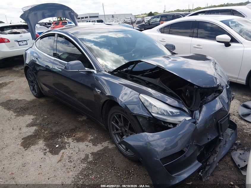 2018 Tesla Model 3 VIN 5YJ3E1EB0JF114422 IAAI salvage auction — FRONT END, Wait Title, sold $4,550 on 2026-10-08 (photo 1)