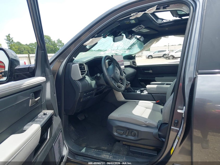 2025 Toyota Tundra VIN 5TFZA5AB1SX048134 IAAI salvage auction — ROLLOVER, Salvage (Louisiana), sold $12,000 on 2026-07-29 (photo 5)