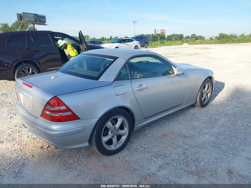 2001 Mercedes-benz Slk-class VIN WDBKK65F61F224387 IAAI salvage auction — HAIL, Clear (Missouri), sold $1,200 on 2026-07-06 (photo 4)