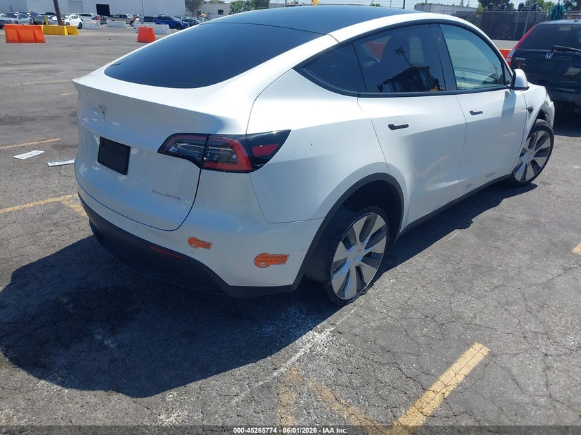 2020 Tesla Model y VIN 5YJYGDEE8LF054498 IAAI salvage auction — RIGHT FRONT, Salvage Title, sold $9,400 on 2026-07-13 (photo 4)