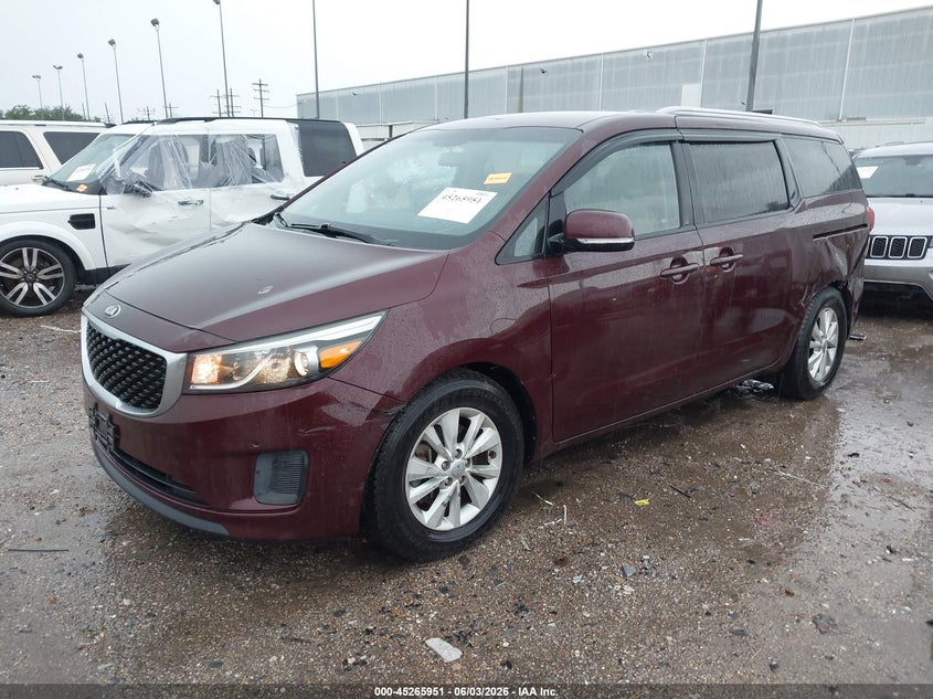 2017 Kia SEDONA VIN KNDMB5C16H6284675 IAAI salvage auction — RIGHT SIDE, Salvage Title, sold $1,550 on 2026-07-23 (photo 2)