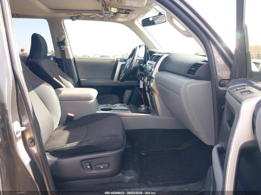 2013 Toyota 4runner VIN JTEBU5JR9D5143427 IAAI salvage auction — RIGHT FRONT, Salvage Title, sold $5,600 on 2026-07-22 (photo 5)