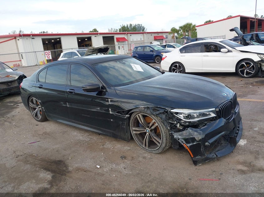 2019 BMW 7er VIN WBA7F0C5XKGM24653 IAAI salvage auction — RIGHT FRONT, Salvage Title, sold $5,600 on 2026-07-08 (photo 1)
