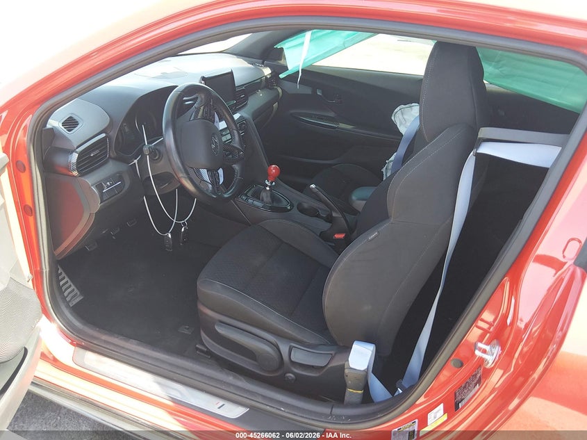 2020 Hyundai Veloster VIN KMHT36AH6LU007457 IAAI salvage auction — RIGHT FRONT, Salvage Title, sold $2,400 on 2026-07-13 (photo 5)