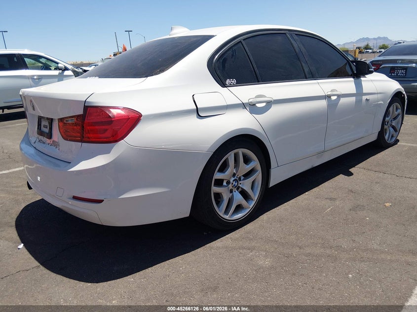 2014 BMW 3er VIN WBA3B1C52EK133940 IAAI salvage auction — LEFT SIDE, Salvage Title, sold $1,500 on 2026-08-07 (photo 4)