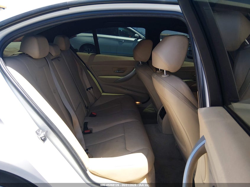 2014 BMW 3er VIN WBA3B1C52EK133940 IAAI salvage auction — LEFT SIDE, Salvage Title, sold $1,500 on 2026-08-07 (photo 8)