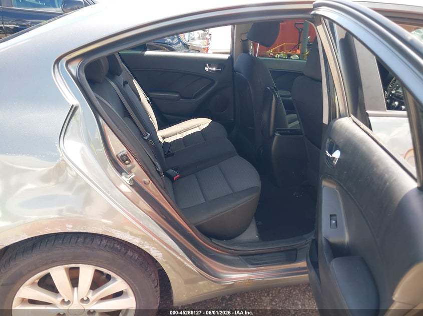 2016 Kia Forte VIN KNAFX4A60G5567545 IAAI salvage auction — ROLLOVER, Salvage Title, sold $250 on 2026-07-07 (photo 8)