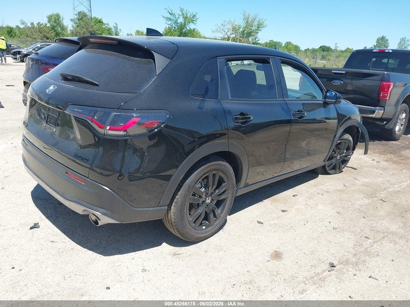 2026 Honda Hr-v VIN 3CZRZ2H58TM739962 IAAI salvage auction — RIGHT FRONT, Clear Claim Paid (Wisconsin), sold $12,000 on 2026-07-28 (photo 4)