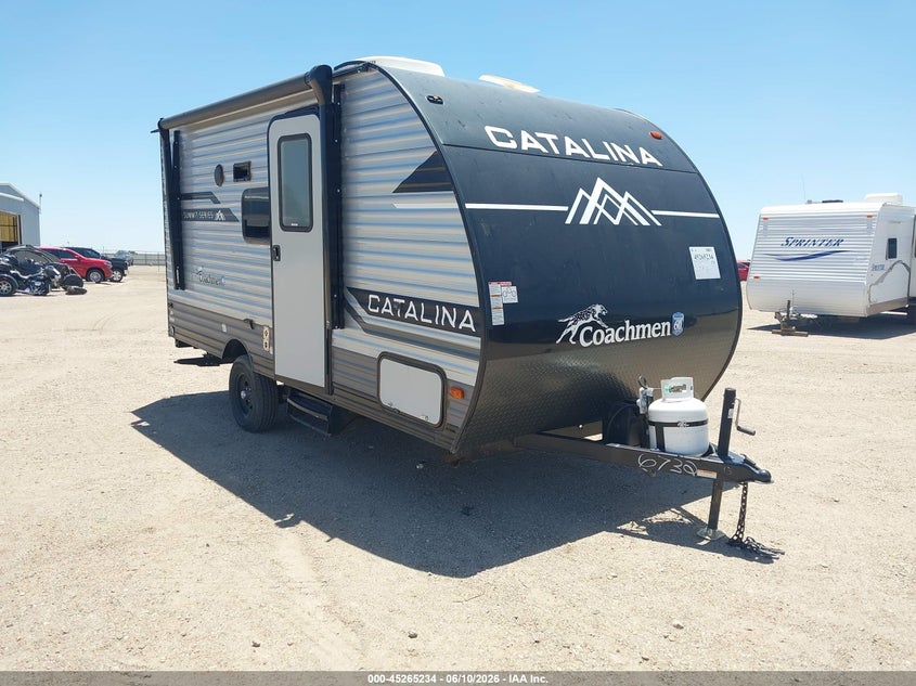 2024 Coachmen Catalina VIN 5ZT2CAEC2RK006732 IAAI salvage auction — HAIL, Original (Texas), sold $3,300 on 2026-09-22 (photo 1)