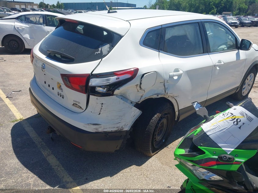 2019 Nissan Rogue VIN JN1BJ1CR8KW317369 IAAI salvage auction — RIGHT REAR, Salvage Title, sold $1,300 on 2026-07-09 (photo 4)