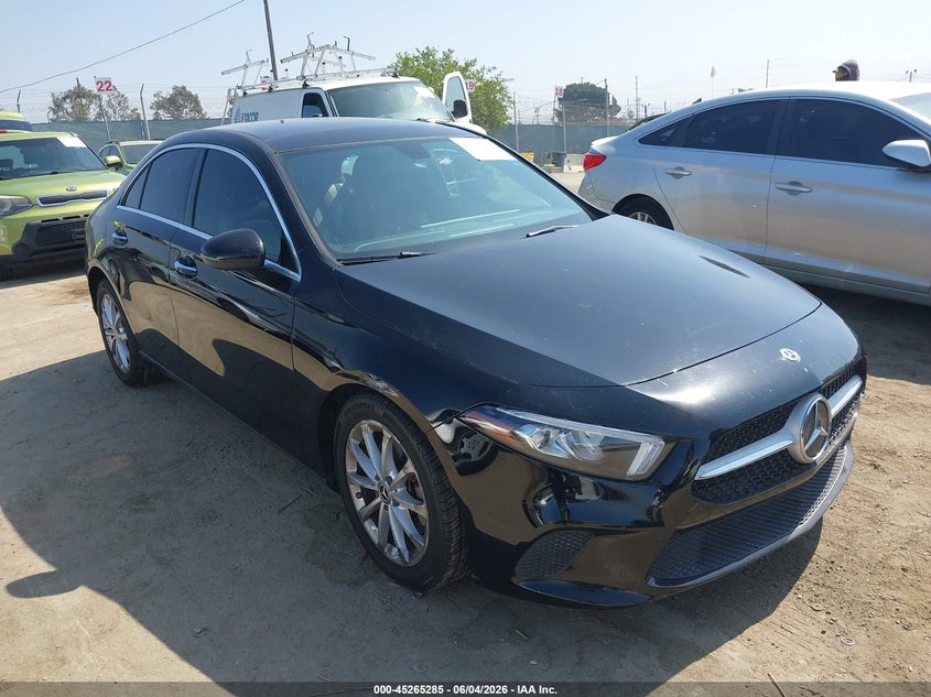 2019 Mercedes-benz A-klasse VIN WDD3G4EB4KW034426 IAAI salvage auction — LEFT SIDE, Salvage Title, sold $5,600 on 2026-07-29 (photo 1)