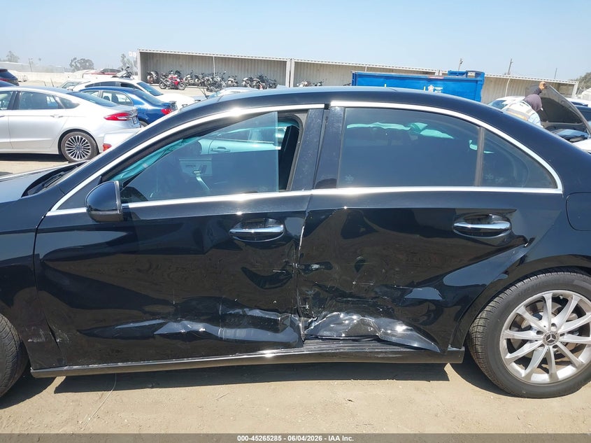 2019 Mercedes-benz A-klasse VIN WDD3G4EB4KW034426 IAAI salvage auction — LEFT SIDE, Salvage Title, sold $5,600 on 2026-07-29 (photo 6)