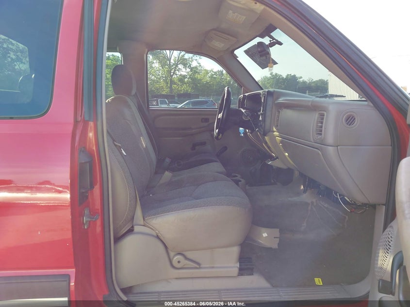 2004 Chevrolet Silverado 1500 VIN 1GCEK19V94E375544 IAAI salvage auction — REAR END, Salvage (Kentucky), sold $850 on 2026-07-09 (photo 5)
