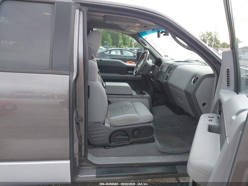 2004 Ford F-150 VIN 1FTPX02554KB82405 IAAI salvage auction — LEFT SIDE, Salvage (Missouri), sold $50 on 2026-07-31 (photo 5)