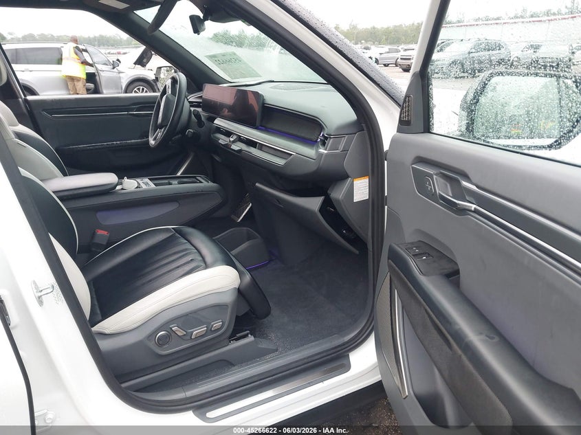2024 Kia Ev9 VIN KNDAEFS57R6026123 IAAI salvage auction — RIGHT FRONT, Salvage Title, sold $19,300 on 2026-07-30 (photo 5)