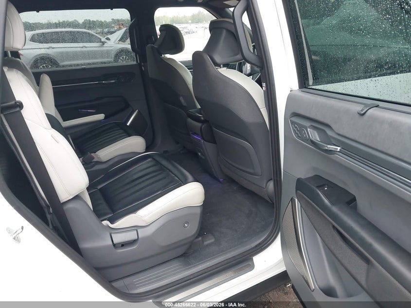 2024 Kia Ev9 VIN KNDAEFS57R6026123 IAAI salvage auction — RIGHT FRONT, Salvage Title, sold $19,300 on 2026-07-30 (photo 8)