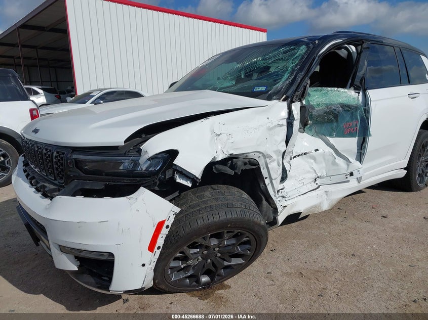 2025 Jeep Grand cherokee VIN 1C4RJKEG8S8660040 IAAI salvage auction — LEFT SIDE, Wait Title, sold $11,800 on 2026-08-11 (photo 6)