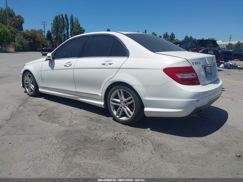 2014 Mercedes-benz C class VIN WDDGF4HB6EG219561 IAAI salvage auction — REAR END, Lien Papers (California), sold $300 on 2026-07-13 (photo 3)