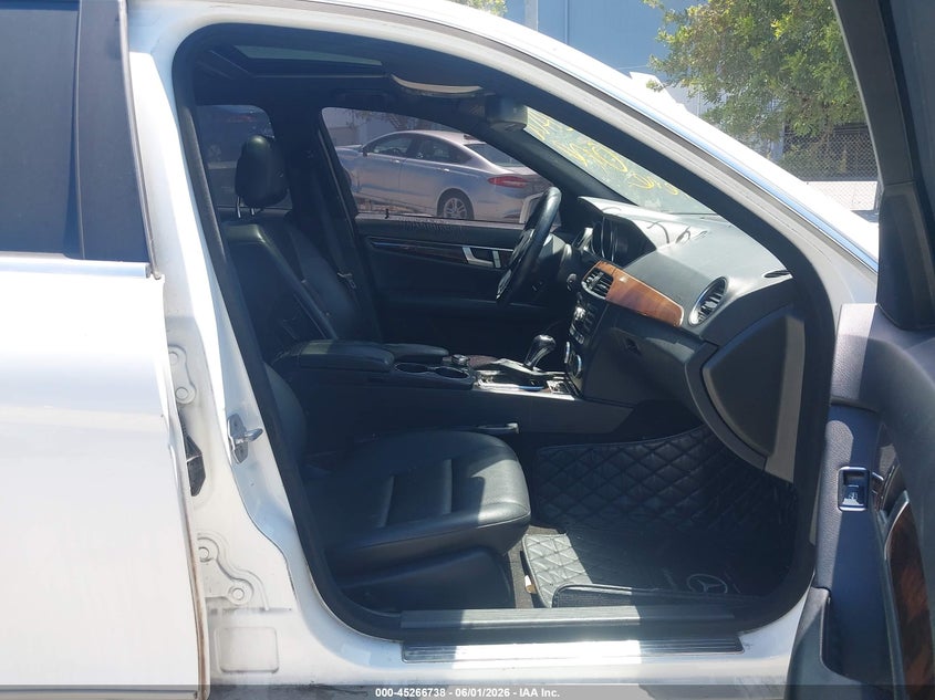 2014 Mercedes-benz C class VIN WDDGF4HB6EG219561 IAAI salvage auction — REAR END, Lien Papers (California), sold $300 on 2026-07-13 (photo 5)