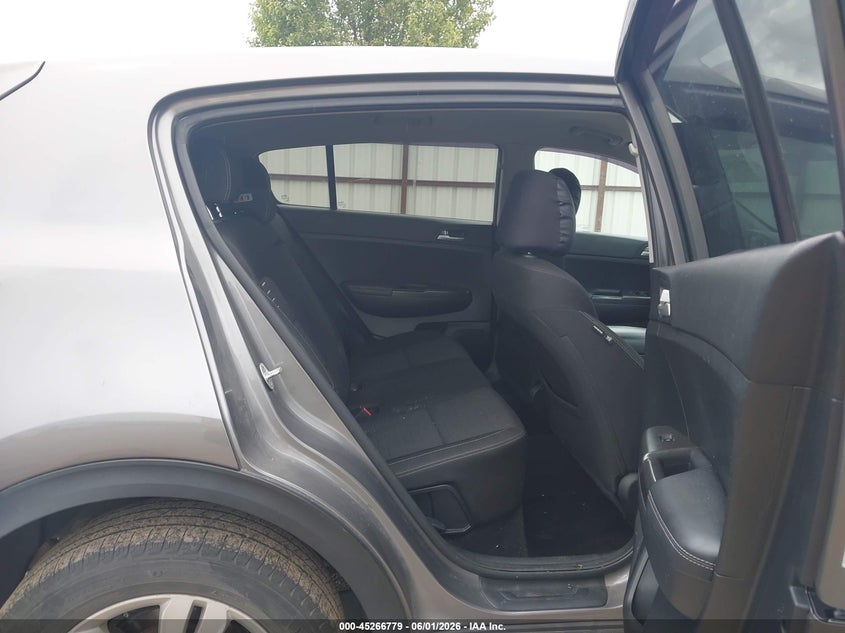 2018 Kia Sportage VIN KNDPMCAC1J7472908 IAAI salvage auction — REAR END, Salvage Title, sold $2,750 on 2026-07-07 (photo 8)