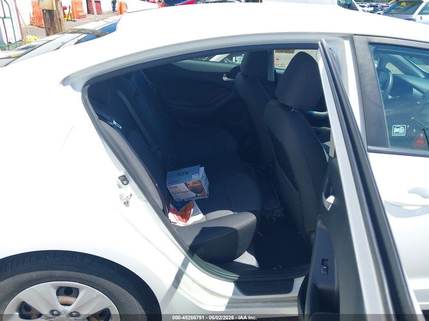 2018 Kia Forte VIN 3KPFL4A76JE181103 IAAI salvage auction — BIOHAZARD/CHEMICAL, Salvage (Oregon), sold $1,200 on 2026-07-25 (photo 8)