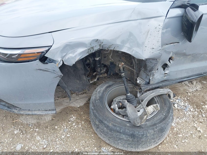 2025 Honda Accord VIN 1HGCY2F73SA071102 IAAI salvage auction — SIDE, Salvage Title, sold $7,700 on 2026-07-31 (photo 6)