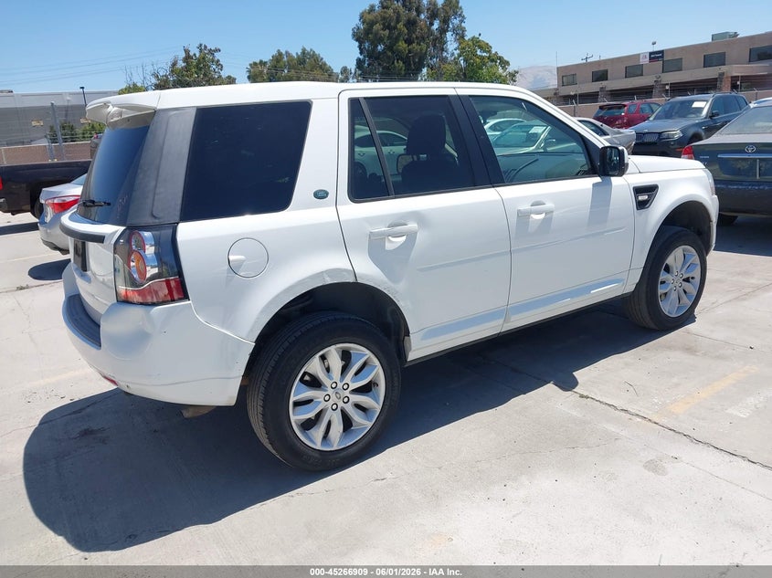 2013 Land rover Lr2 VIN SALFR2BG0DH337189 IAAI salvage auction — REAR END, Clear - Dealer Only (California), sold $450 on 2026-07-27 (photo 4)