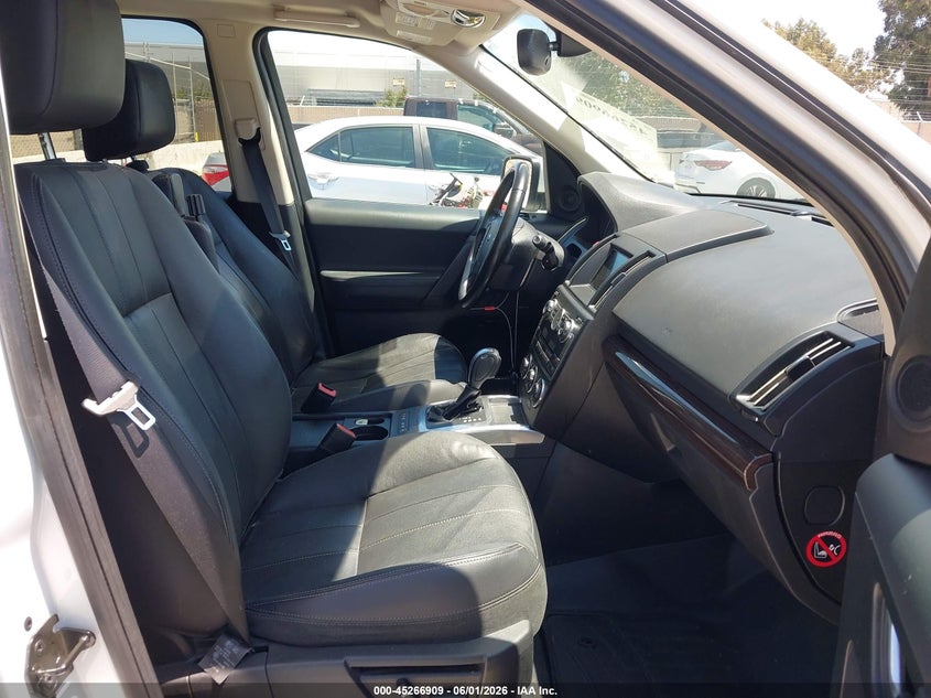 2013 Land rover Lr2 VIN SALFR2BG0DH337189 IAAI salvage auction — REAR END, Clear - Dealer Only (California), sold $450 on 2026-07-27 (photo 5)