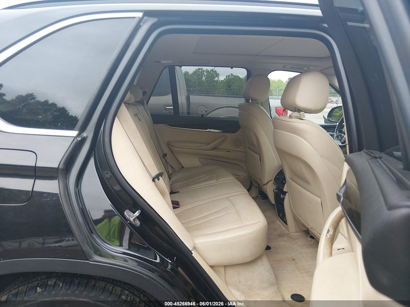 2015 BMW X5 VIN 5UXKR0C57F0K54236 IAAI salvage auction — NORMAL WEAR, Salvage Title, sold $4,200 on 2026-07-15 (photo 8)