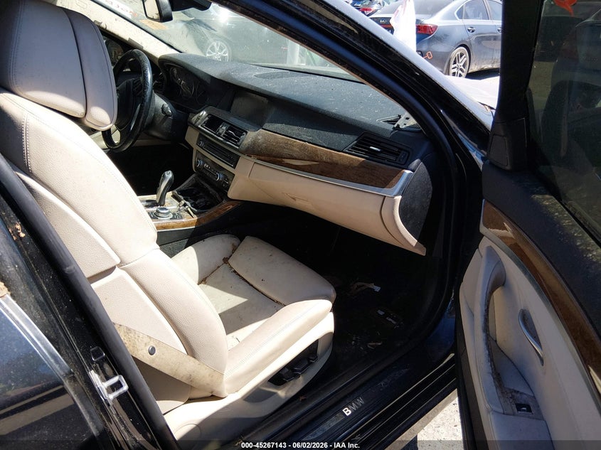 2011 BMW 5 series VIN WBAFU7C5XBC778870 IAAI salvage auction — NORMAL WEAR, Clear (Washington), sold $500 on 2026-07-22 (photo 5)
