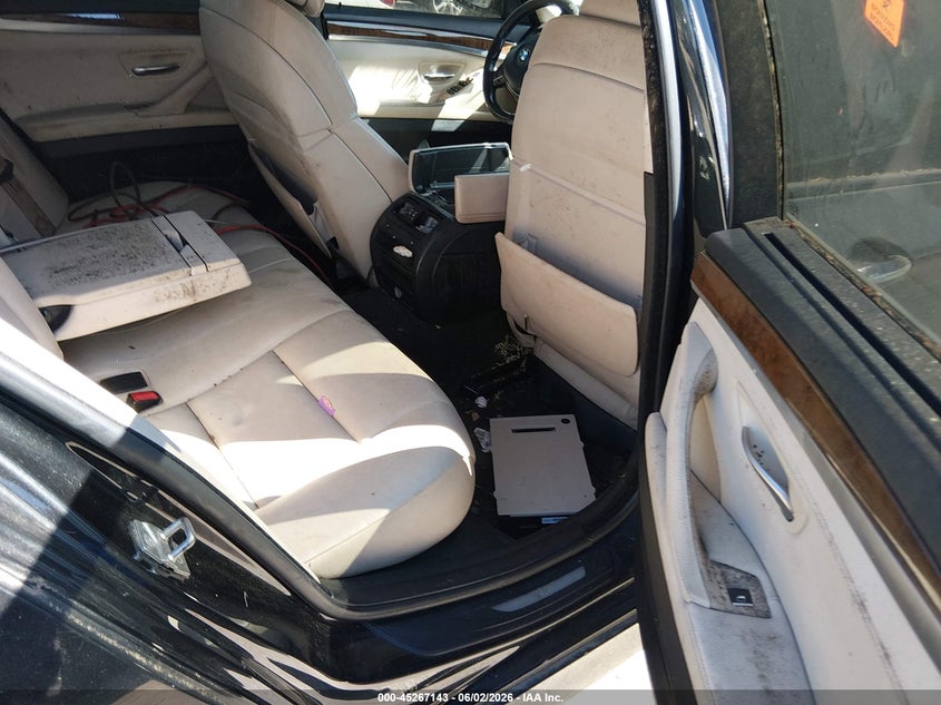 2011 BMW 5 series VIN WBAFU7C5XBC778870 IAAI salvage auction — NORMAL WEAR, Clear (Washington), sold $500 on 2026-07-22 (photo 8)
