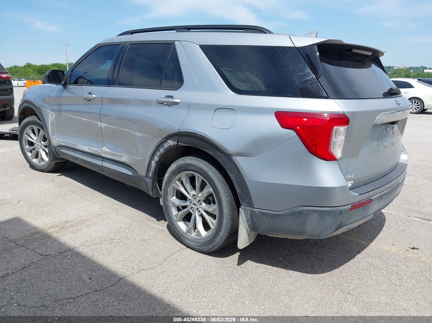 2020 Ford Explorer VIN 1FMSK8DH2LGB52824 IAAI salvage auction — SIDE, Salvage Title, sold $8,100 on 2026-08-22 (photo 3)