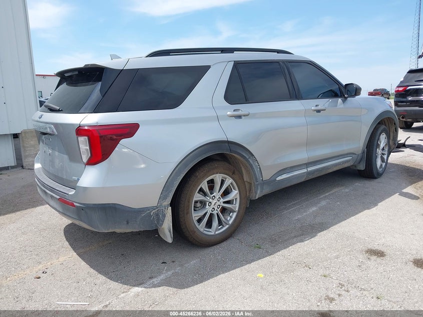 2020 Ford Explorer VIN 1FMSK8DH2LGB52824 IAAI salvage auction — SIDE, Salvage Title, sold $8,100 on 2026-08-22 (photo 4)