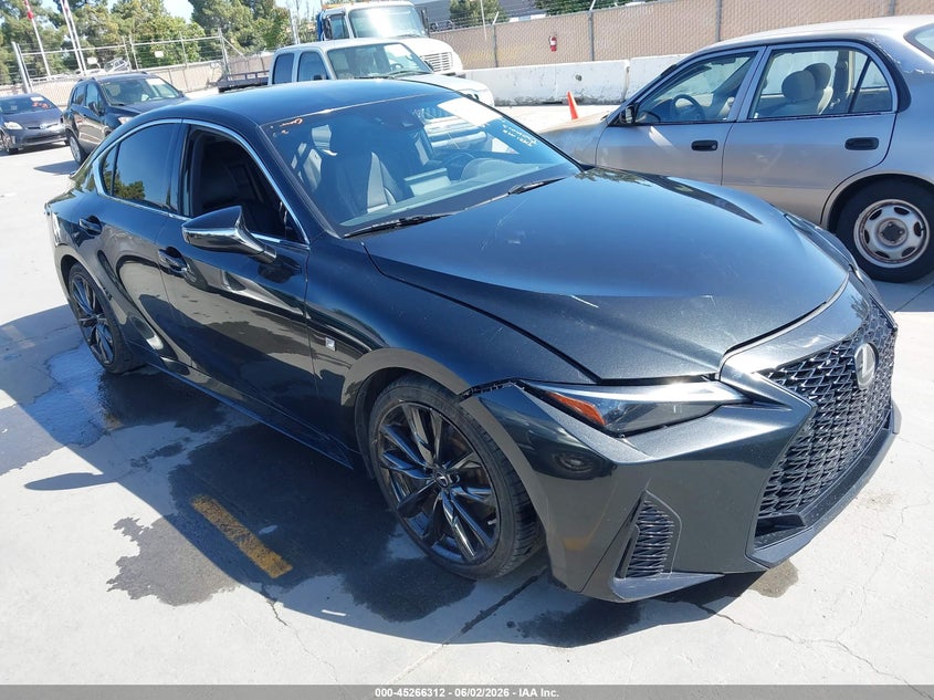2021 Lexus Is VIN JTHGZ1B29M5037516 IAAI salvage auction — LEFT SIDE, Salvage Title, sold $11,800 on 2026-07-13 (photo 1)